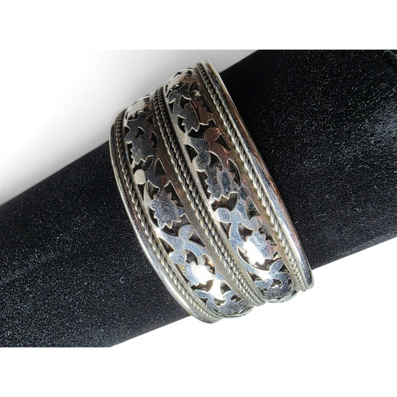 Jewelry - Vintage Silver Tone Floral Openwork Wide Cuff Bracelet Twisted Rope Border Boho